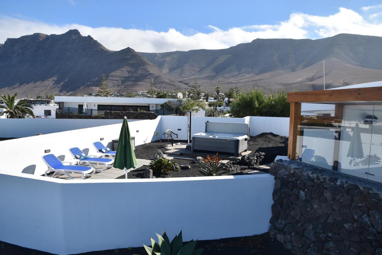 La Belle Vie Villa Famara Exterior photo