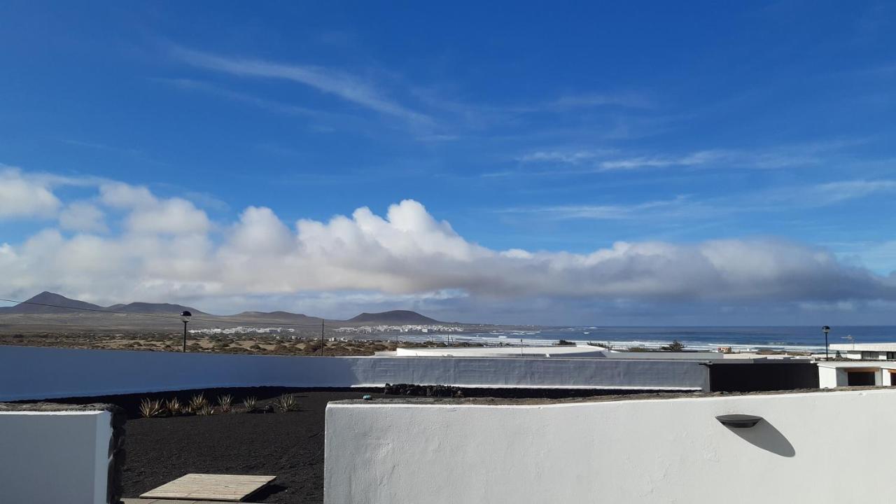 La Belle Vie Villa Famara Exterior photo