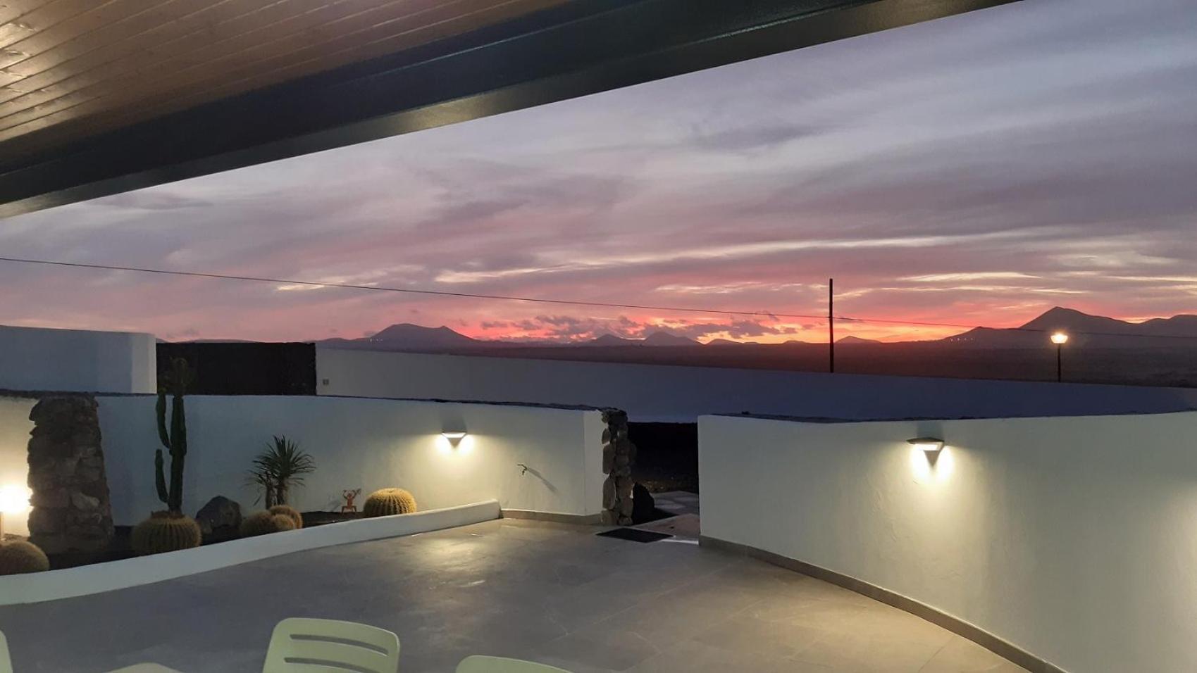 La Belle Vie Villa Famara Exterior photo