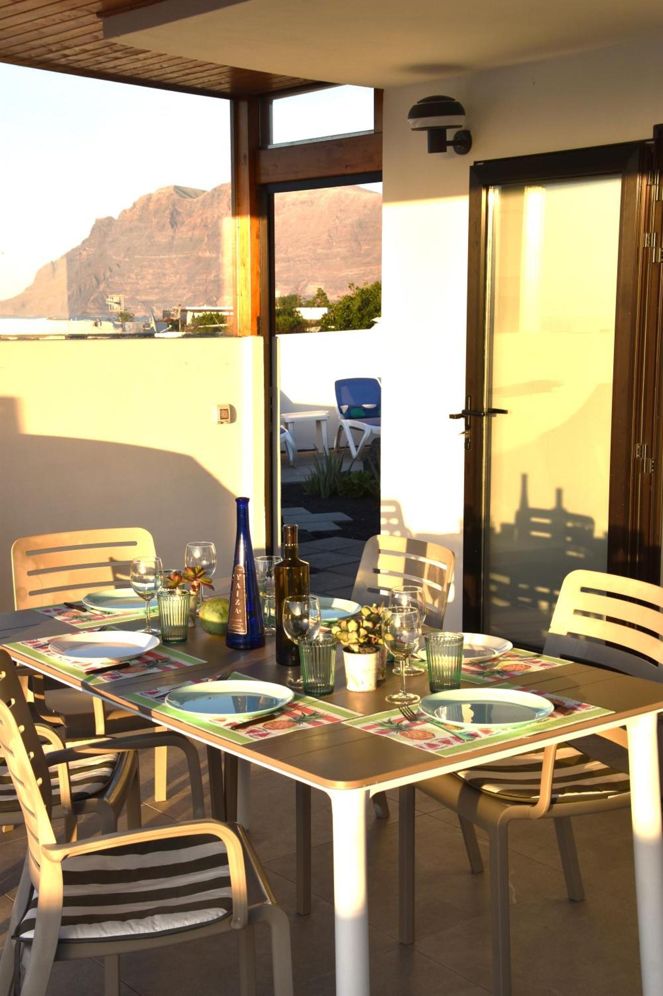 La Belle Vie Villa Famara Exterior photo